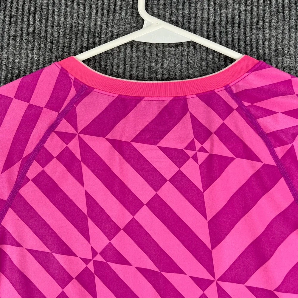 Nike Pro Dri Fit Shirt Womens Medium Pink Geometric Short Sleeve Fitted Training
